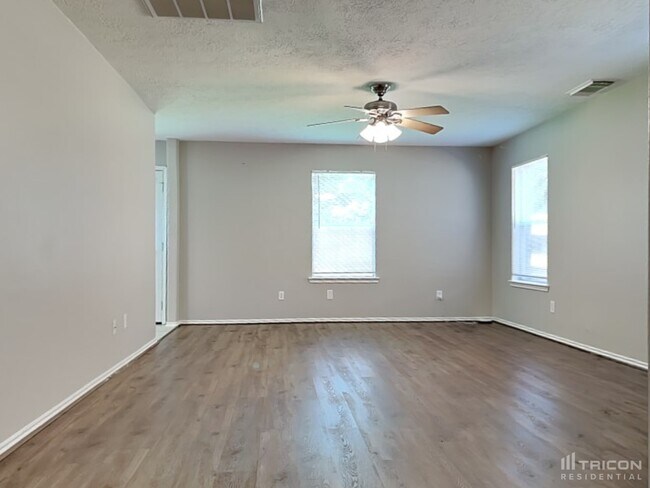 Foto del edificio - 33107 Cottonwood Bend