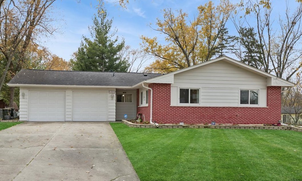 Primary Photo - 21W225 Coronet Rd