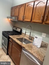 Building Photo - 5807 Cove Landing Rd