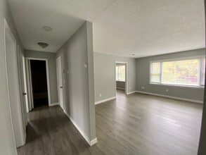 ENTRY/F-H - Marshfield Apartments