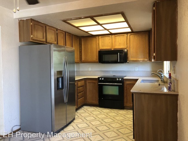 Building Photo - 4 br, 3 bath House - 8304  Boron Way