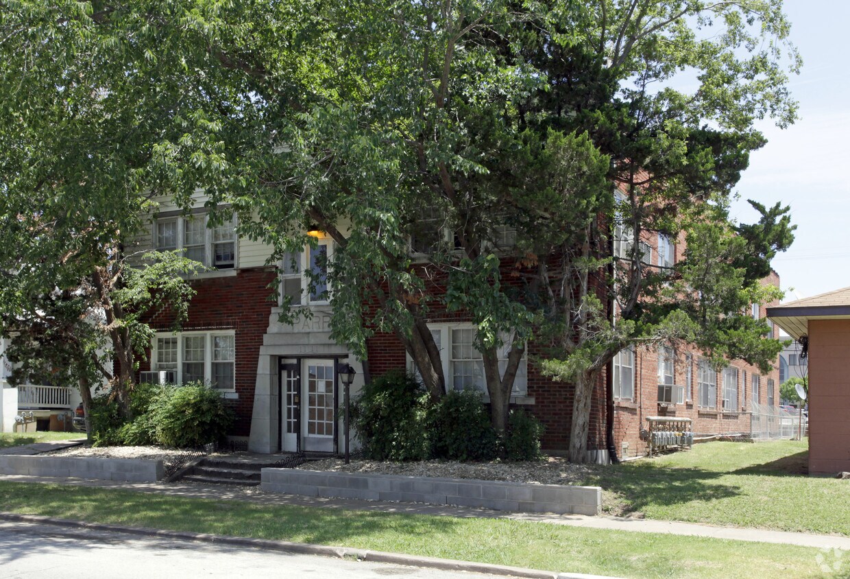 Primary Photo - Parr Apartments