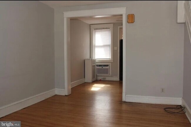 Foto del edificio - 3926 Howland St