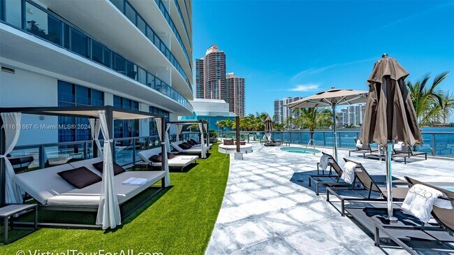 Foto del edificio - 3300 NE 188th St