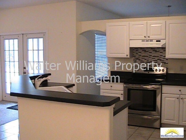 Building Photo - 2 Fernmill Ln