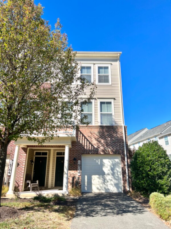 16764 Shingle Oak Dr, Woodbridge, VA 22191 Townhome Rentals in