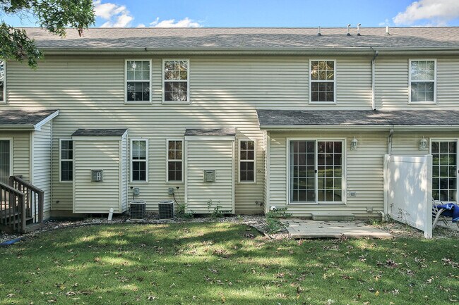 Foto del edificio - 306 Windwood Ct