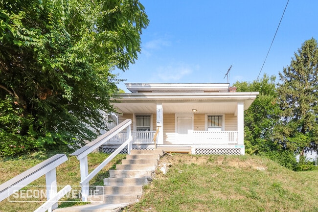 Building Photo - 1311 Manss Ave