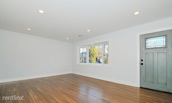 Foto del edificio - 3 br, 2 bath House - 24 Prescott St