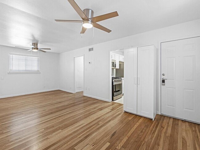 Foto del edificio - 210 Emerson St