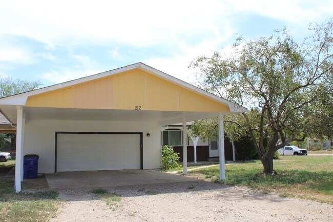 Building Photo - 212 Namaqua- Available Now