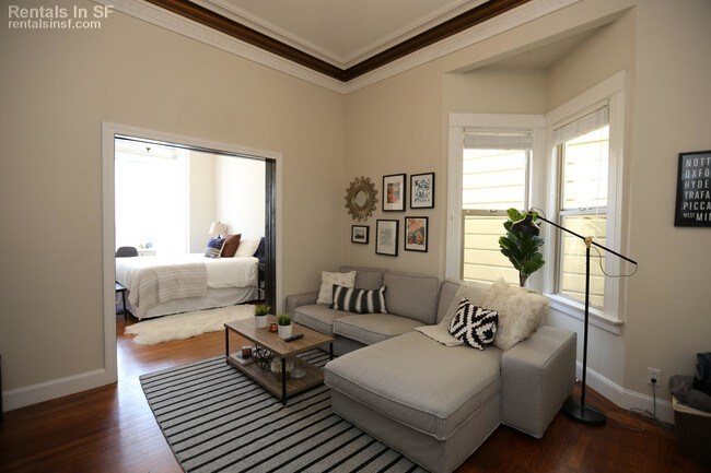 Foto del edificio - Spectacular 1 Br/ 1 bath w/ Laundry