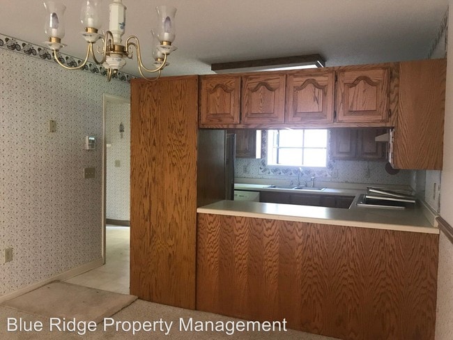 Building Photo - 3 br, 2 bath House - 325 Bennett Road A