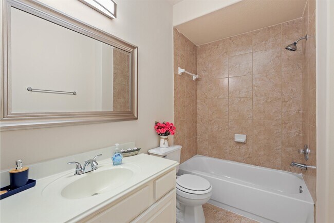 Foto del edificio - 5026 Gulf Stream Ln