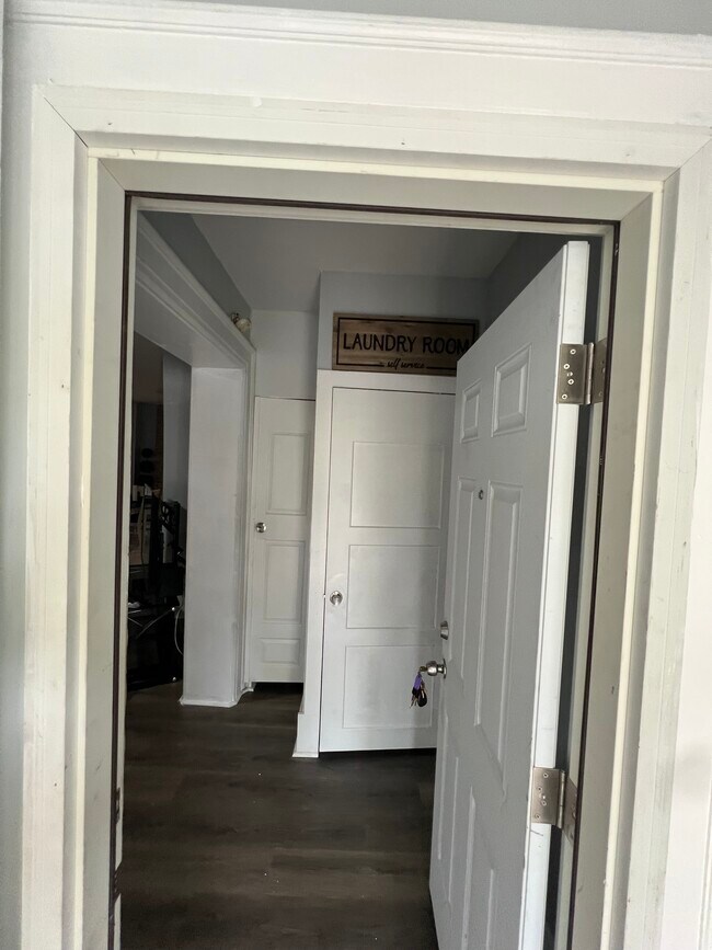Entrance - 16 18th St