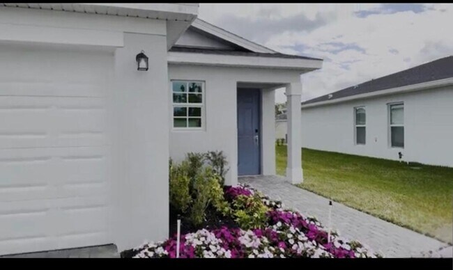 Foto del edificio - WOW! Fantastic 3 Bed, 2 Bath home.  Prior ...