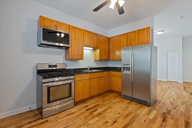 Foto del edificio - 1234 W 49th Pl