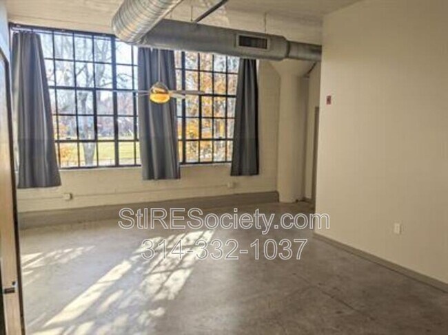 Foto del edificio - 8125 Michigan Ave