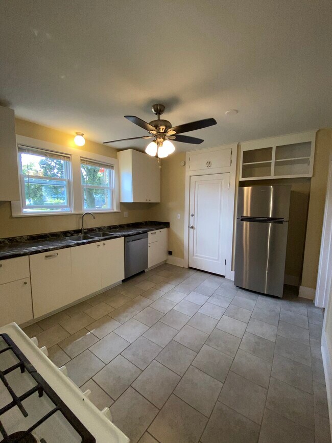 Foto del edificio - 112 Oak St