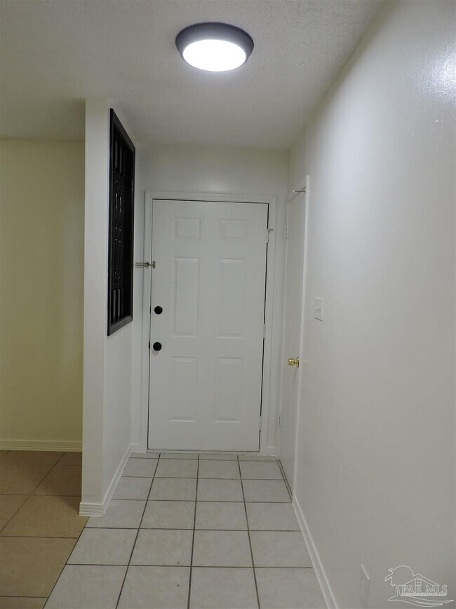 Foto del edificio - 6611 Bellview Pines Pl
