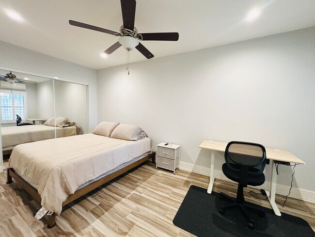 Foto del edificio - 8828 Haas Ave