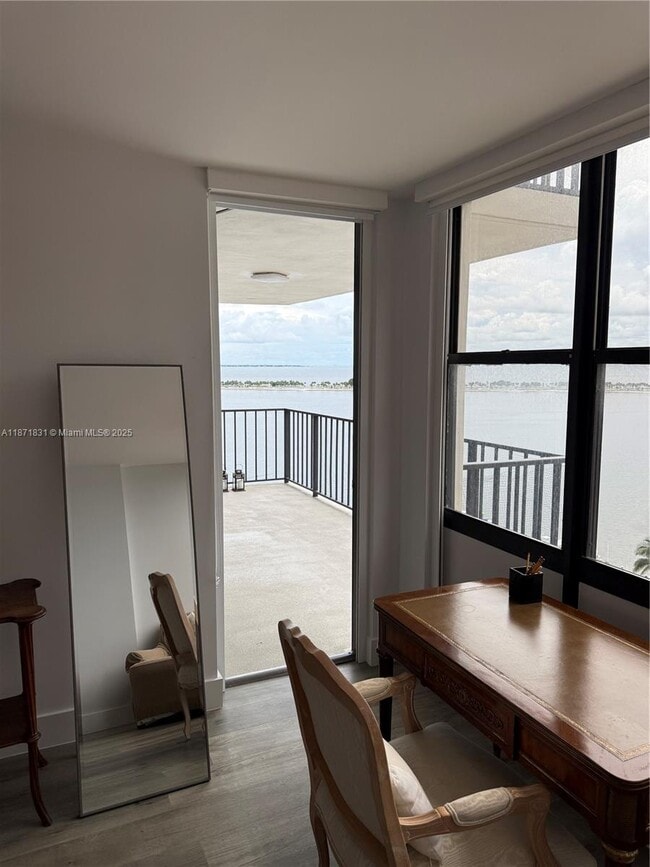 Building Photo - 1865 Brickell Ave