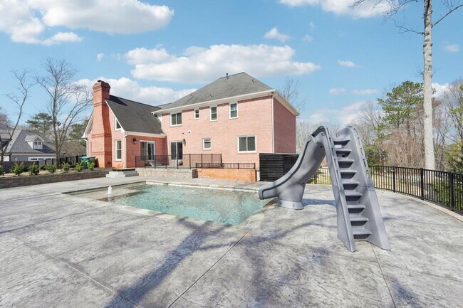 Foto del edificio - 1600 Spring Arbor Ct