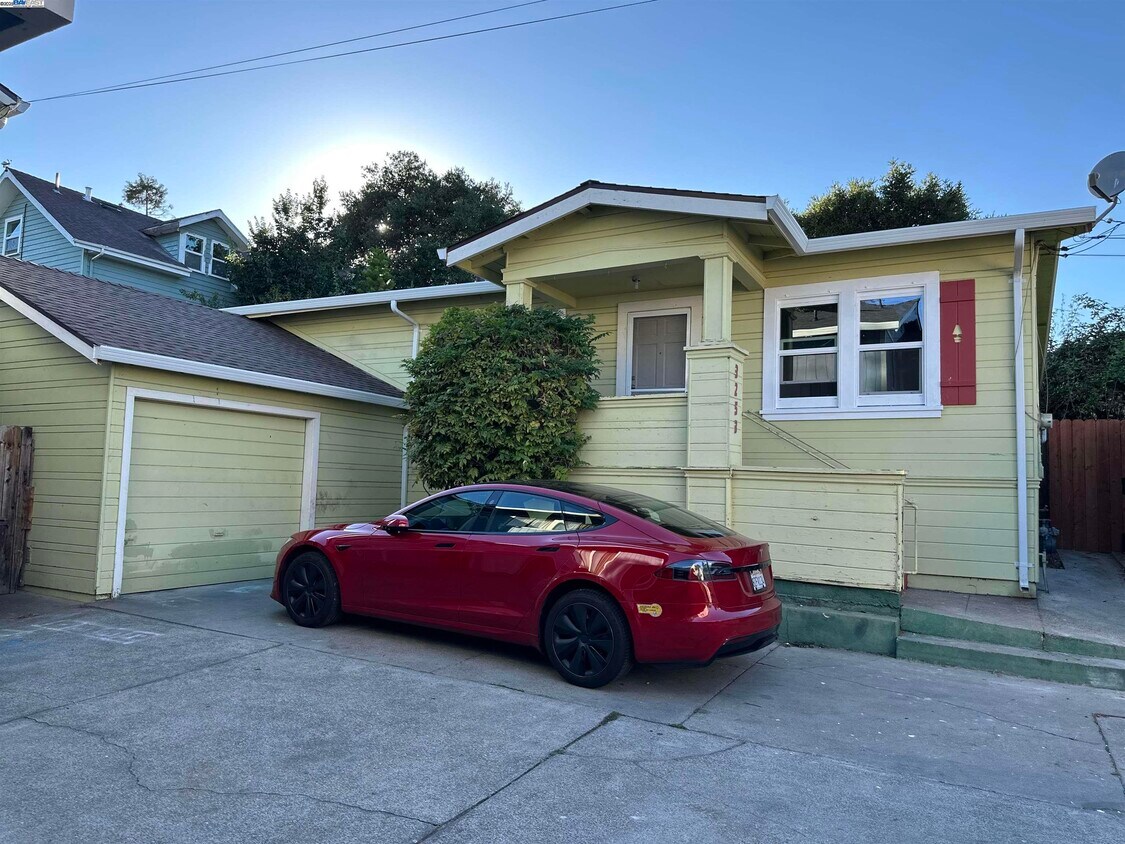 Foto principal - 3253 Lynde St