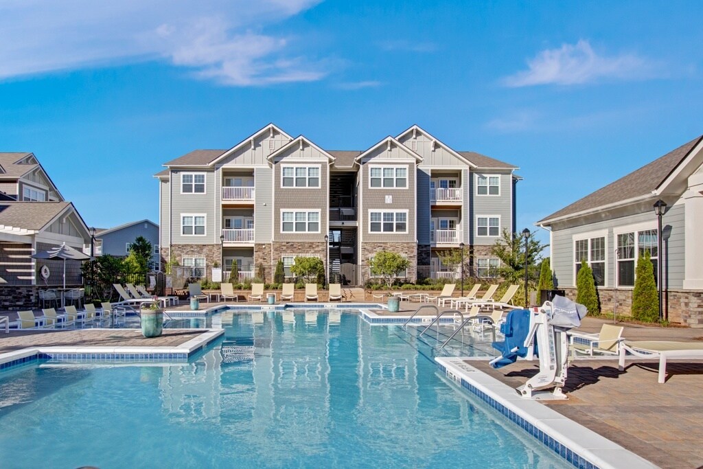 York Woods at Lake Murray Apartment Homes Rentals in Columbia at 2038