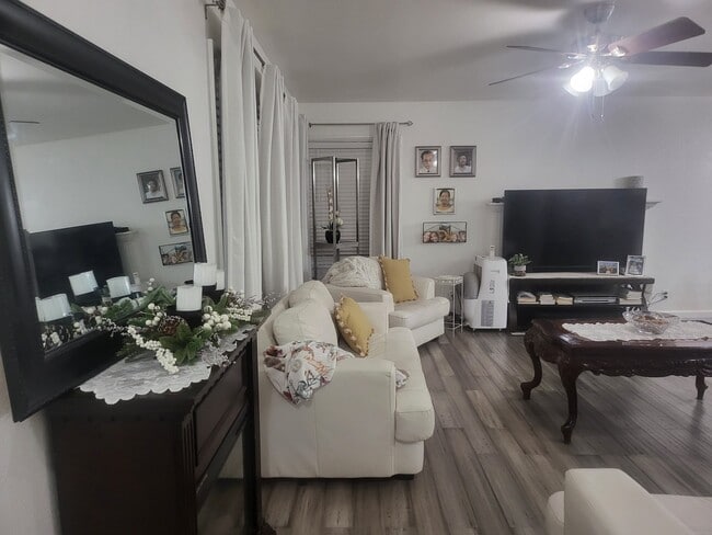 Building Photo - 24203 36th Ave S