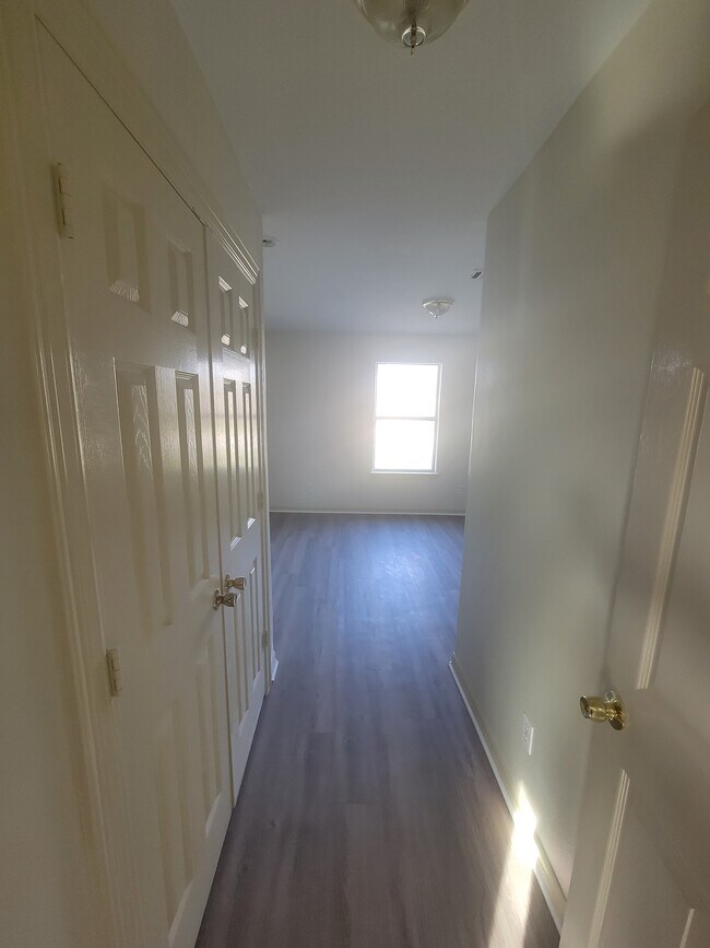 Building Photo - 3813 Lydia St