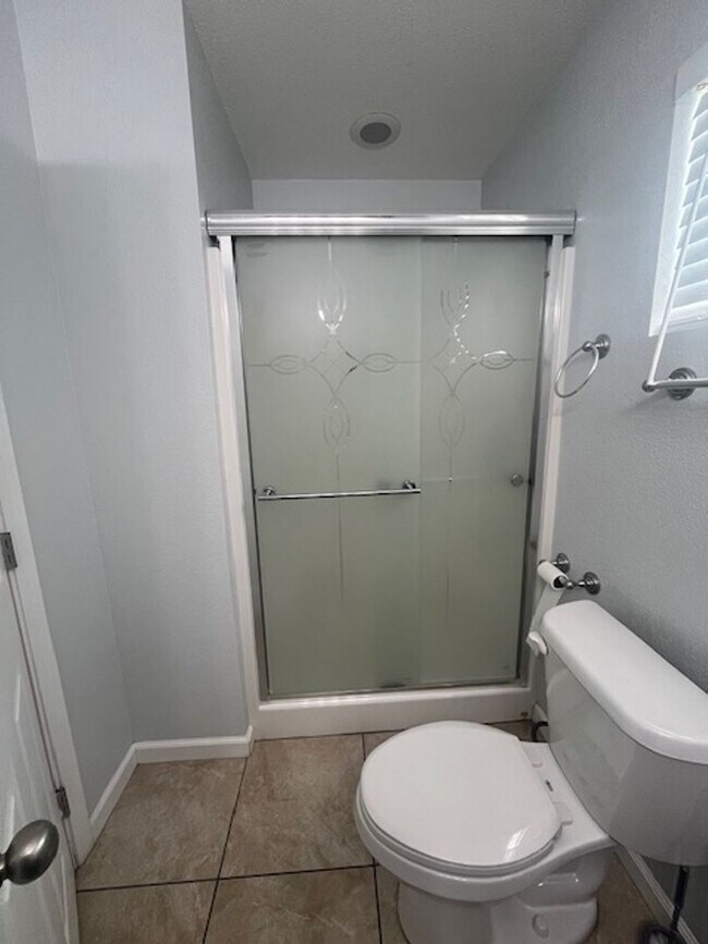 Foto del edificio - Charming Loma Linda Back House with All Utilities + Wi-Fi  Included