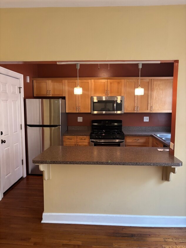 Primary Photo - 816 W Lakeside Pl