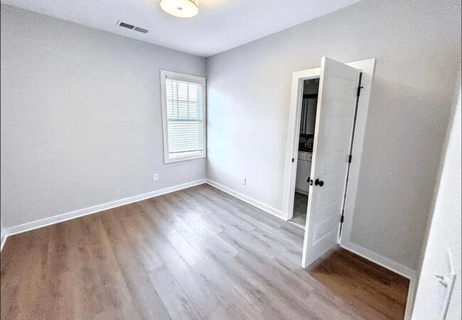 Foto del edificio - 1200 Windsor Sq