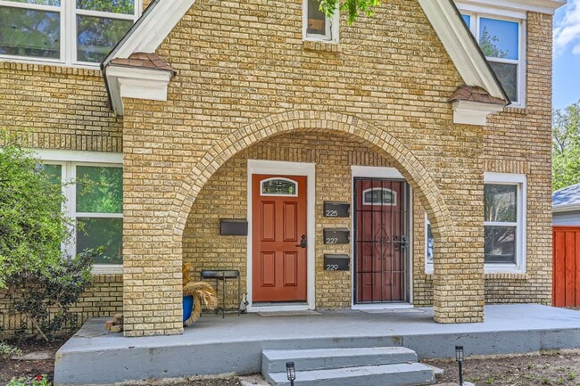 Photo - 225 S Oak Cliff Blvd Apartment