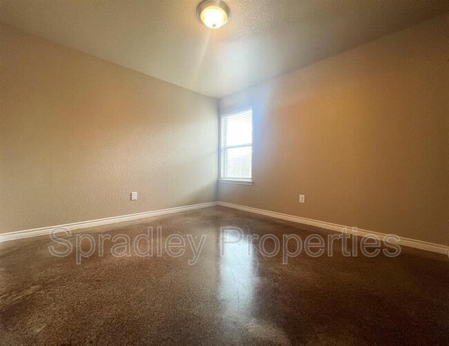 Building Photo - 1539 Kal Ct