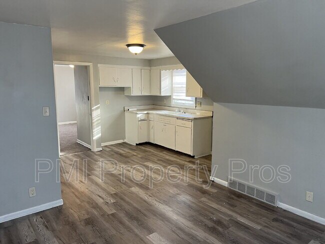 Foto del edificio - 4566 N 28th St