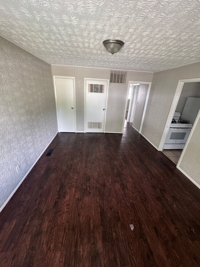 Foto del edificio - Spacious 3-Bedroom Single Family Home Avai...