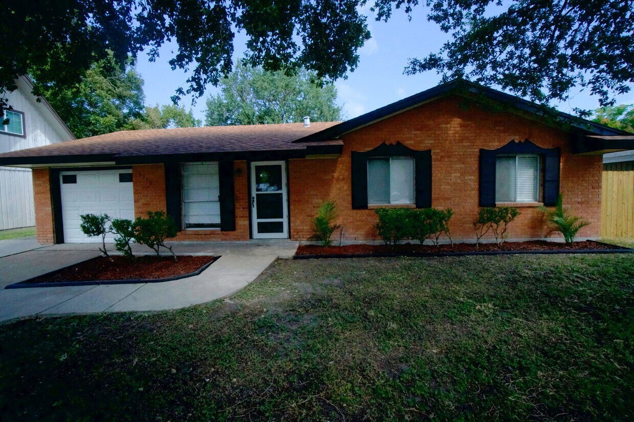 Primary Photo - 5710 Tanglewood Dr