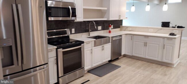 Foto del edificio - 9221 Clementine Ct