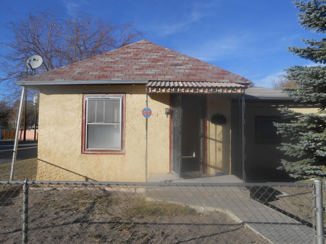 729 10th St, Alamosa, CO 81101 House Rental in Alamosa, CO