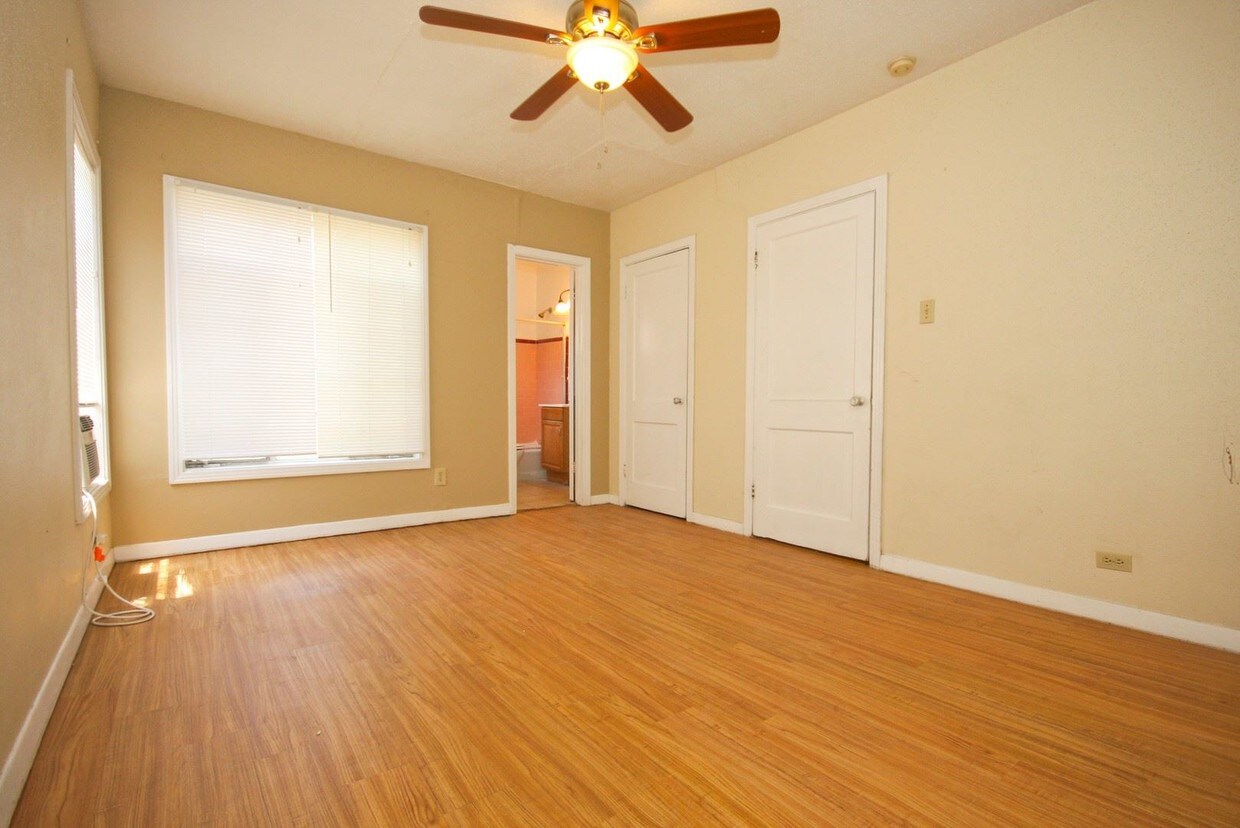 Primary Photo - 109 Andrews St