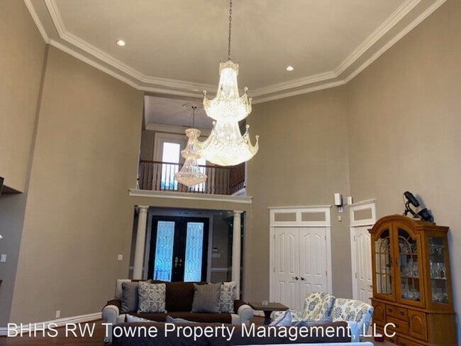 Building Photo - 5 br, 5.5 bath House - 190 Pine Hollow Road