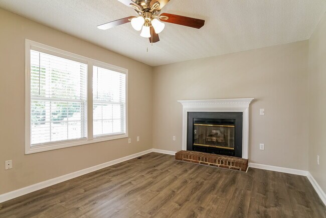 Foto del edificio - 601 Quest Ridge Dr