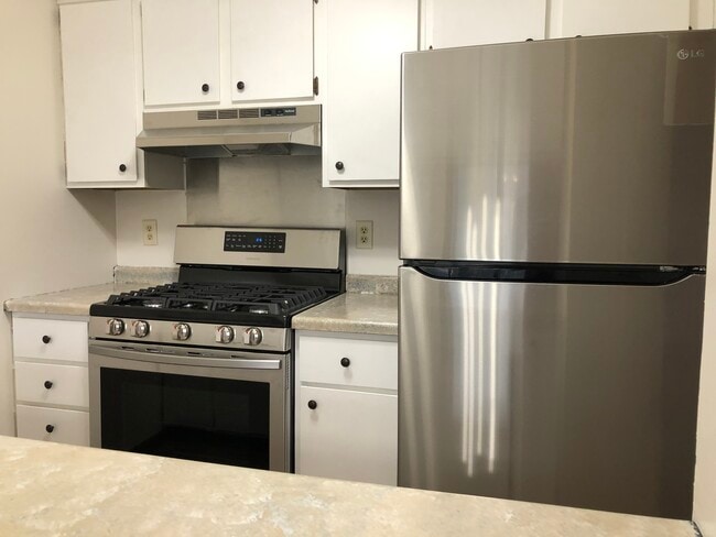 Foto del edificio - 10673 Grouse St NW