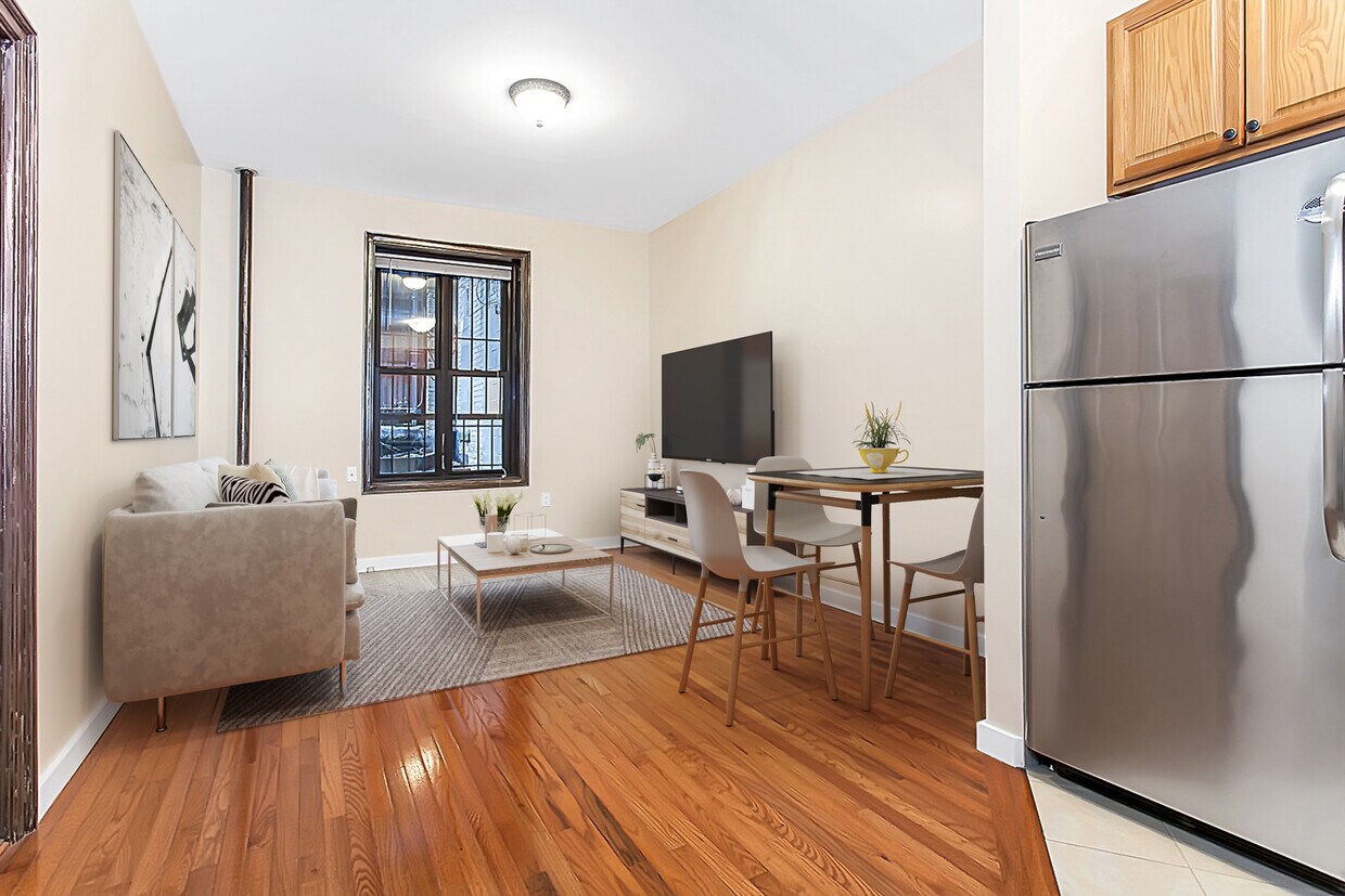Foto principal - 95 Cabrini Blvd