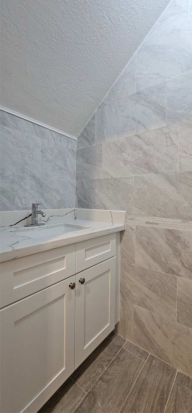 Building Photo - 811 Knights Bridge Ln