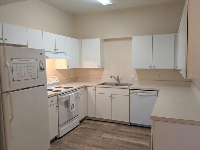 Building Photo - 6412 Rosefinch Ct