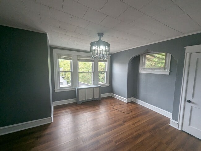 Building Photo - 821 Rader Ave
