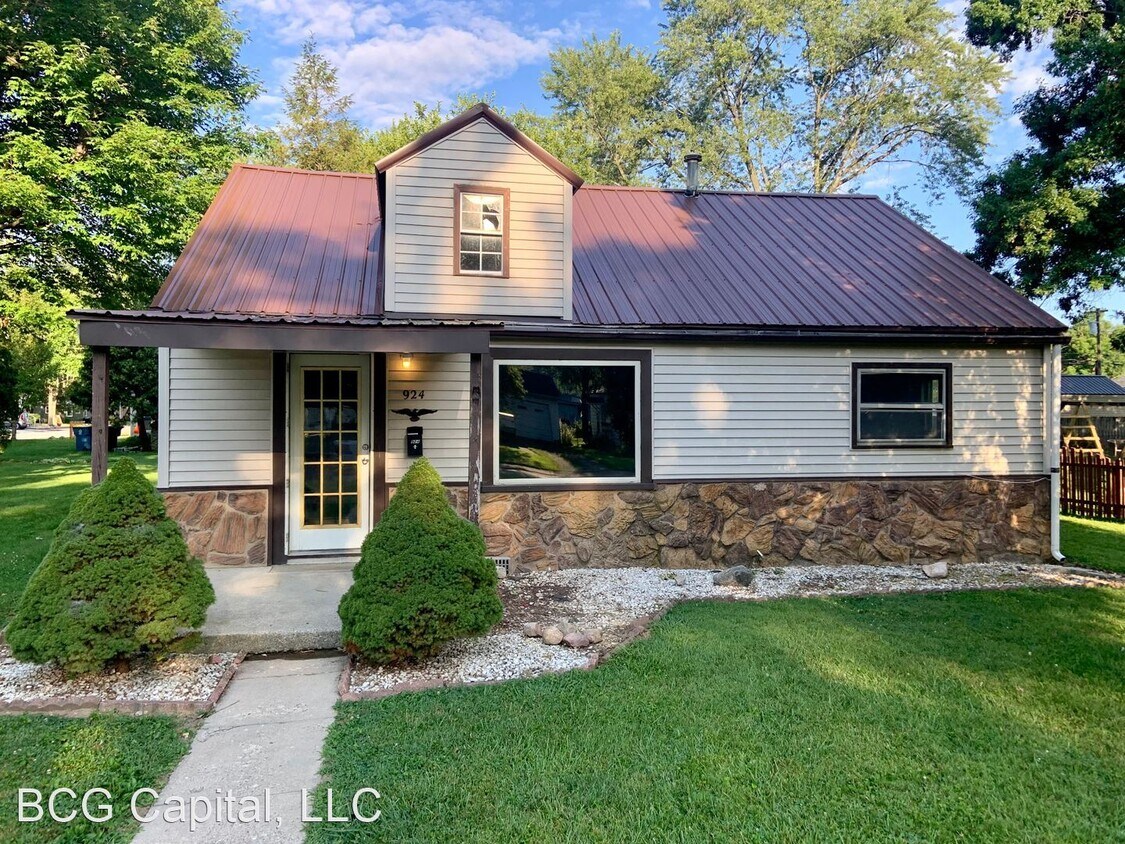 Primary Photo - 3 br, 1 bath House - 924 South Marion St